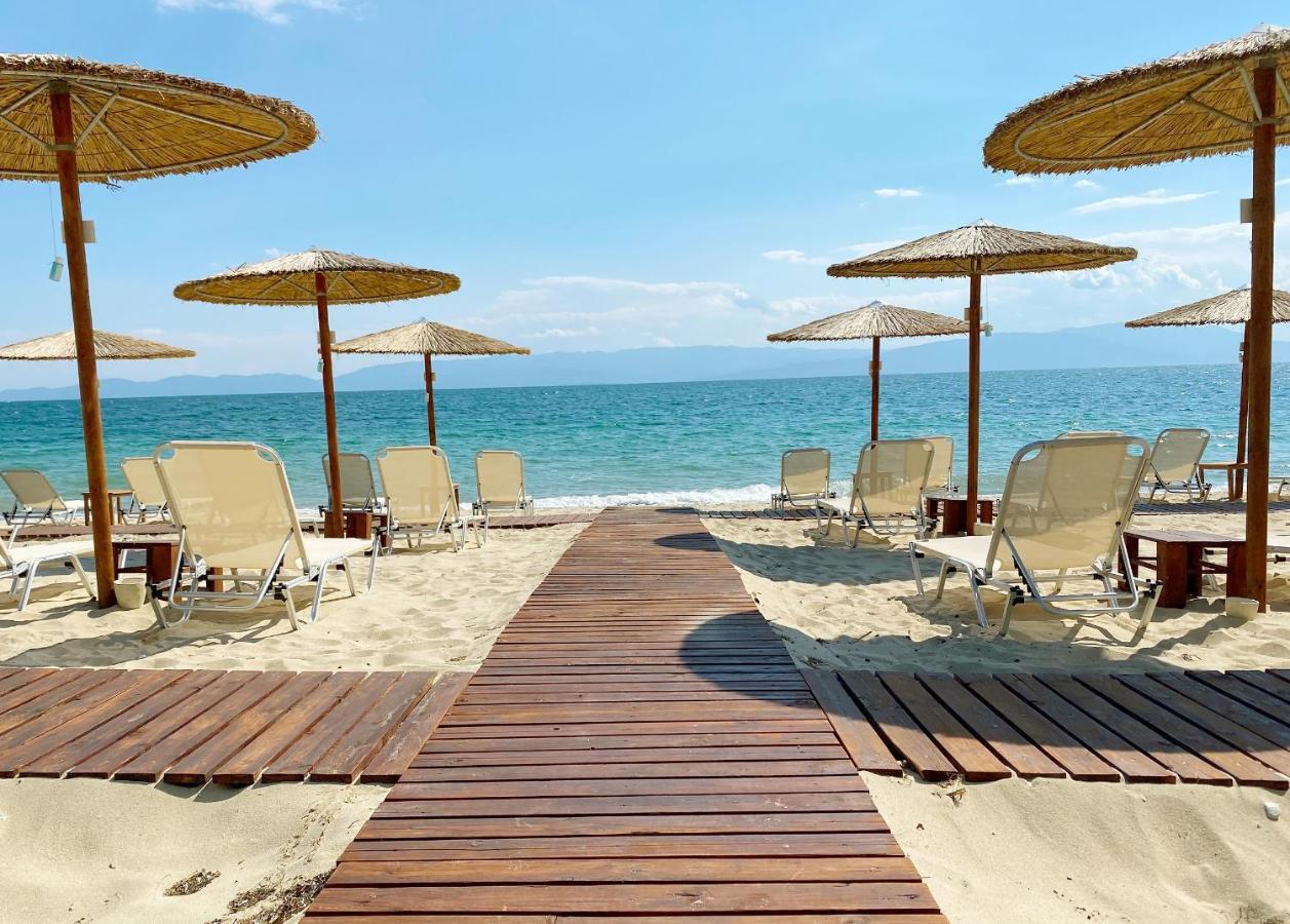 Mareleon Beach Resort Ofrínion Exterior foto