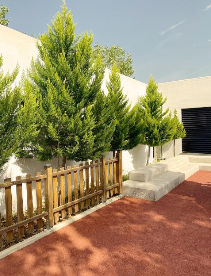 Mareleon Beach Resort Ofrínion Exterior foto